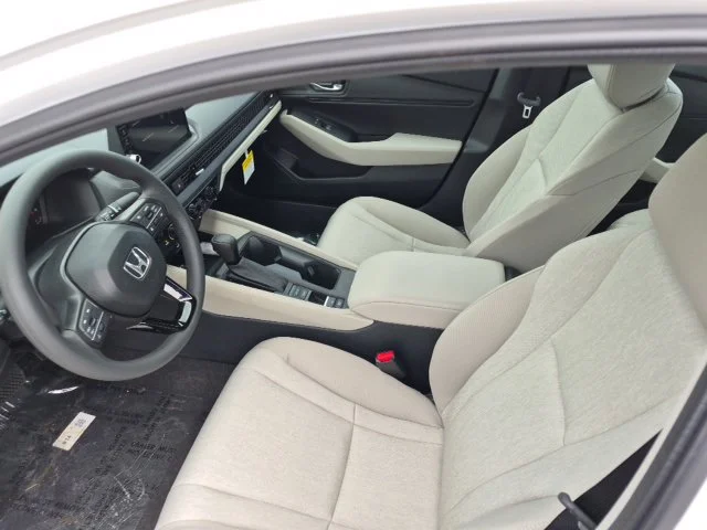 New 2026 Platinum White Pearl Honda SE image 18