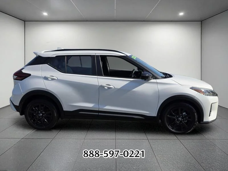 Used 2022 Aspen White NISSAN SR image 6