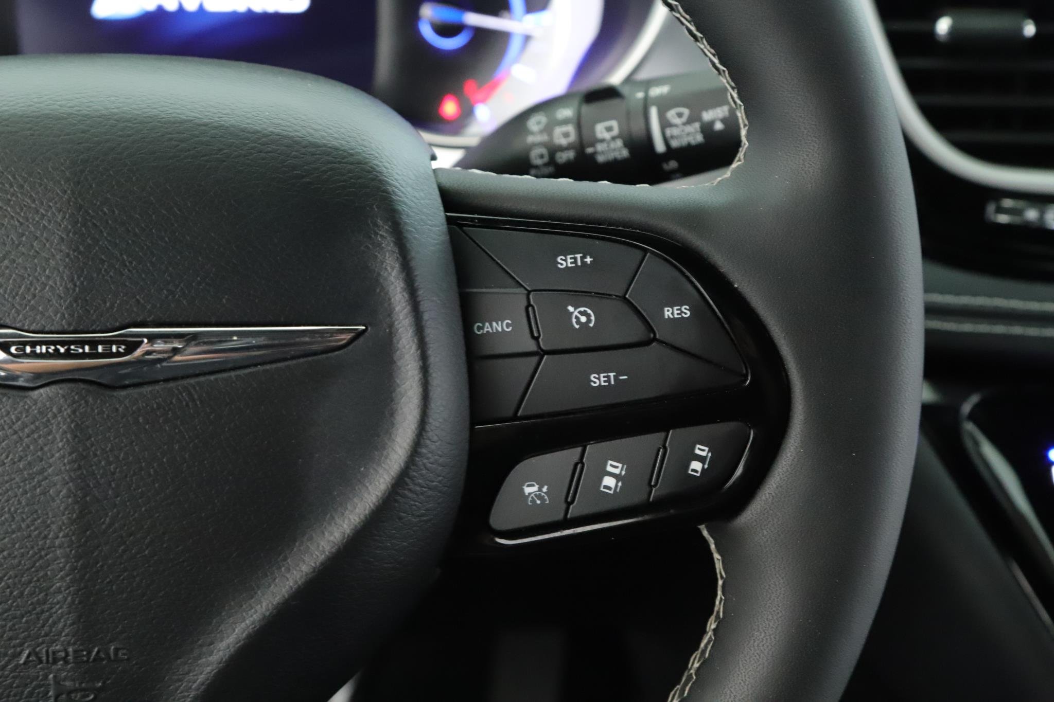 2022 Chrysler Pacifica Hybrid Touring L - Photo 11