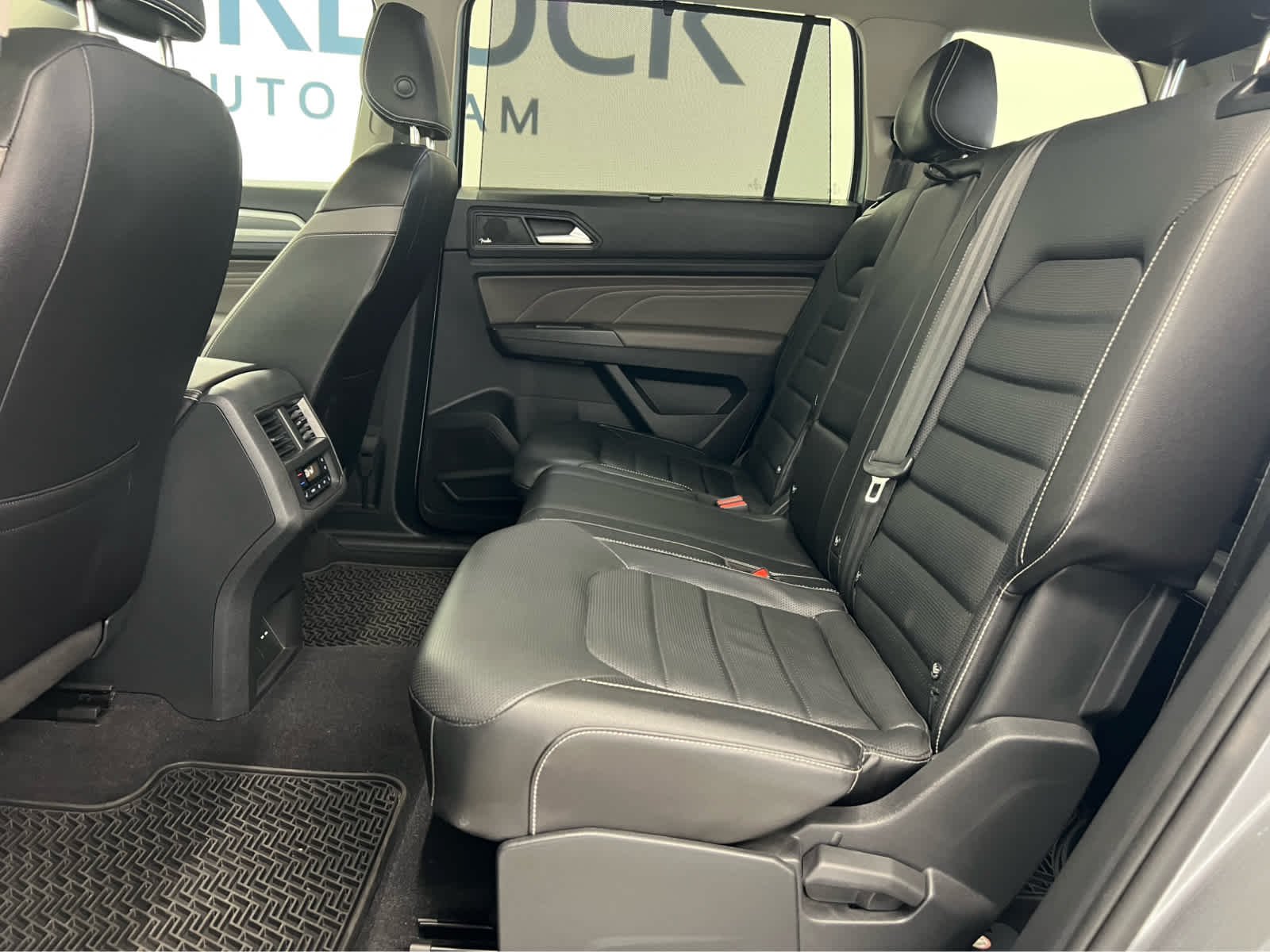 2023 Volkswagen Atlas SEL Premium R-Line - Photo 25