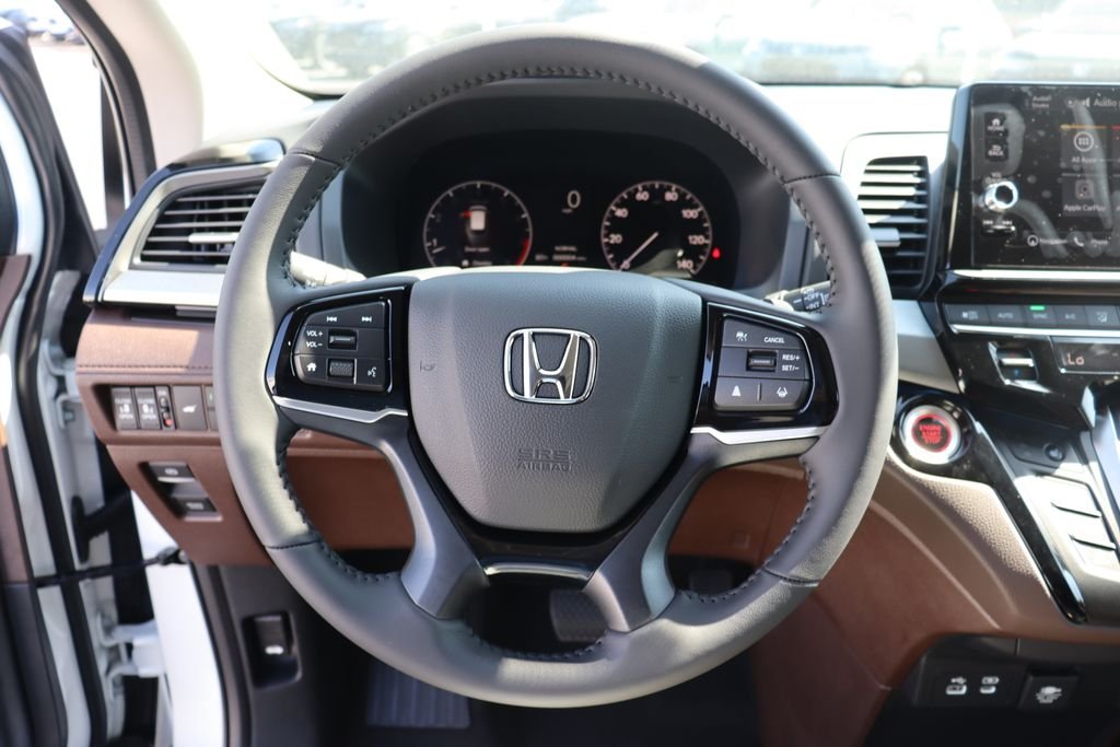 New 2026 Platinum White Pearl Honda Touring image 35