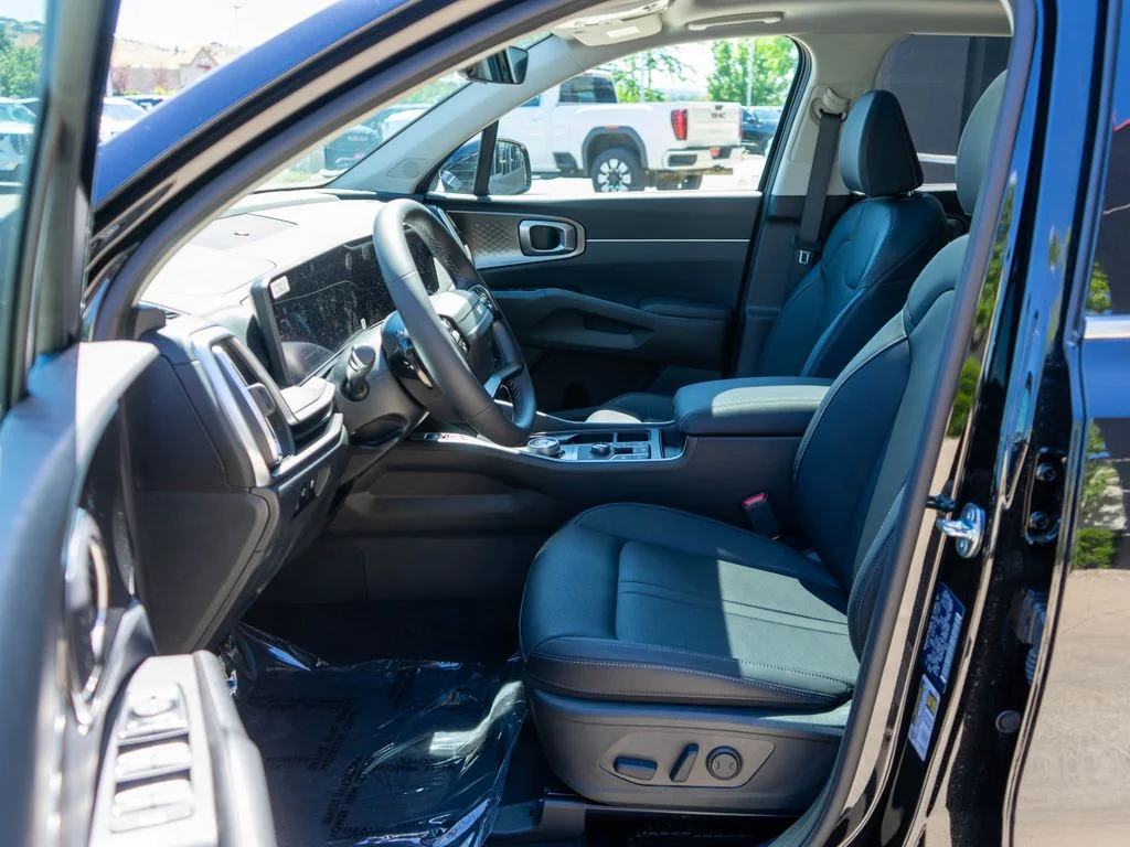 New 2026 Aurora Black Pearl Kia EX image 11