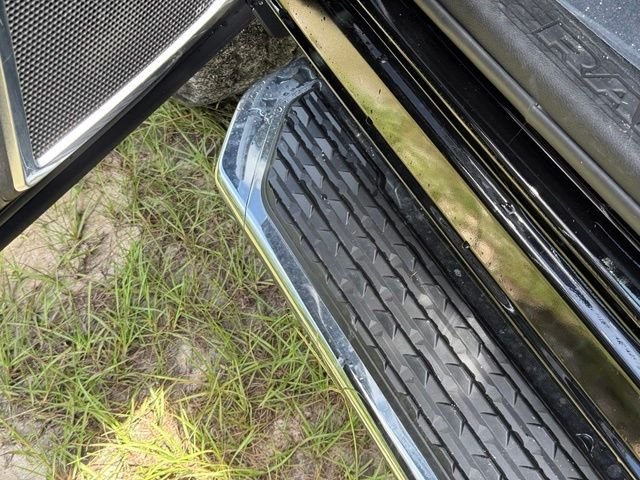 New 2026 Diamond Black Crystal Pearl-Coat Exterior Paint RAM LARAMIE image 17