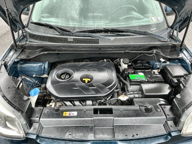 Used 2017 Black Kia Plus image 26