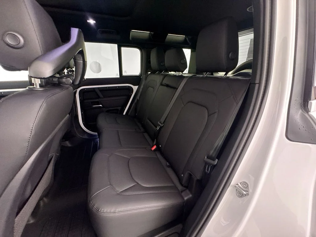 New 2026 Fuji White Land Rover X-Dynamic SE image 25