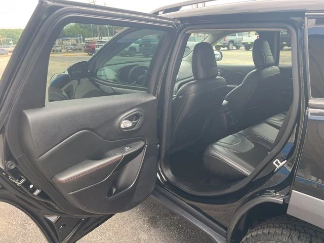 Used 2022 Black Jeep Trailhawk image 14