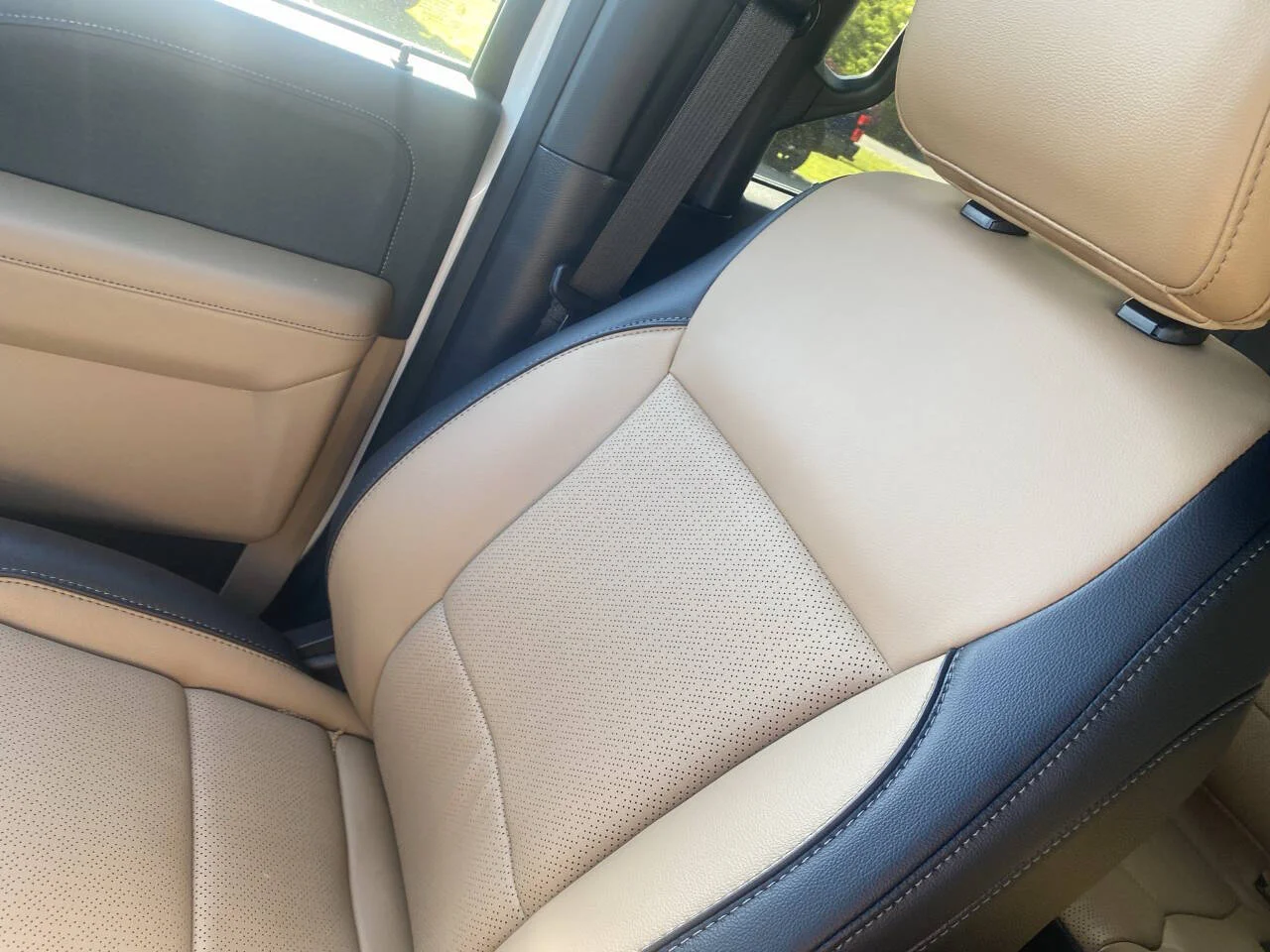 New 2026 Oxford White Ford F-250® Lariat® image 27