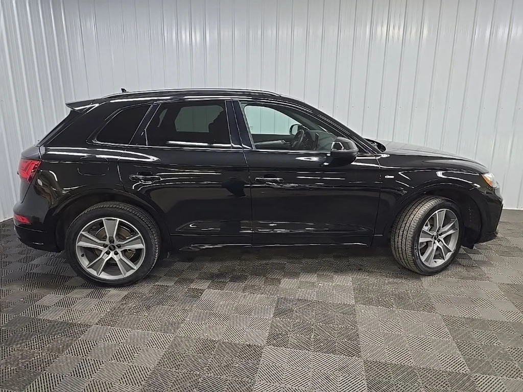 Used 2025 Black Audi 45 S line Premium image 2