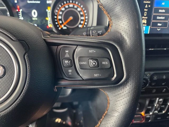 Used 2024 Gray Jeep Mojave image 31