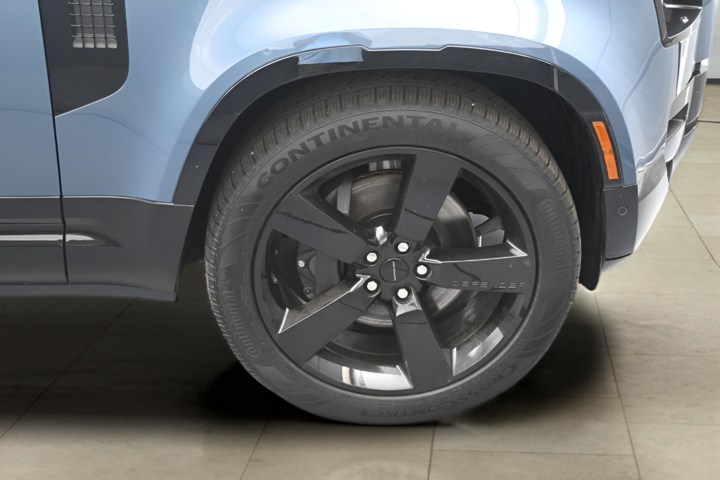 New 2026 Blue Land Rover X-Dynamic SE image 10