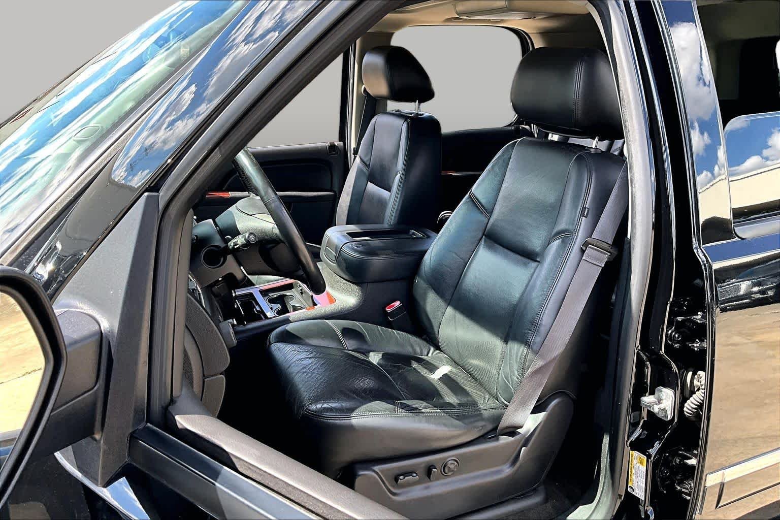 Used 2013 Black Chevrolet LTZ image 7