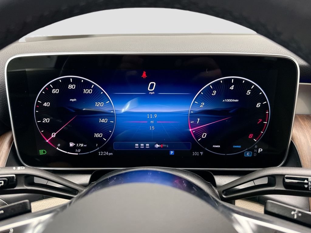 New 2026 Obsidian Black Metallic Mercedes-Benz GLC 300 image 32