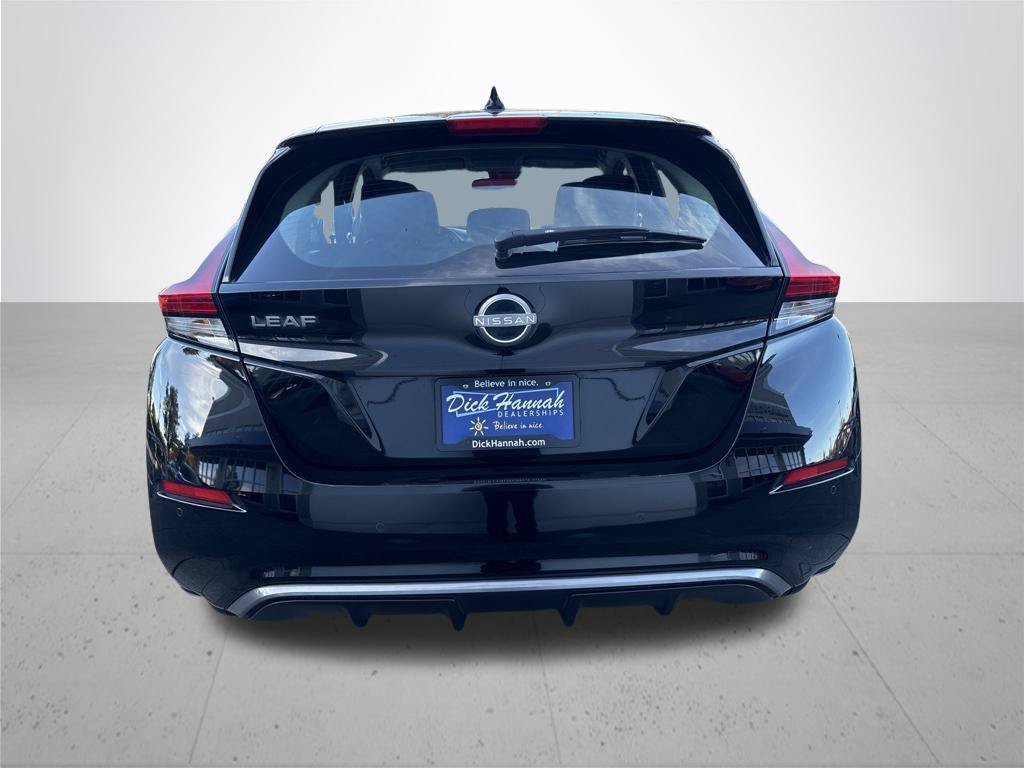 Used 2023 Super Black Nissan S image 8