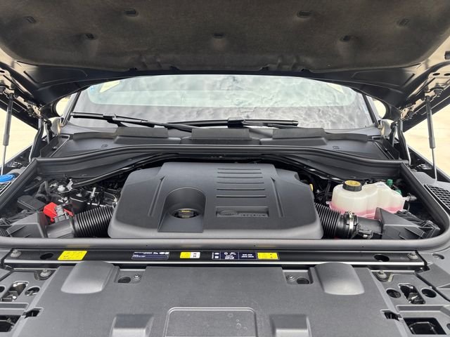 New 2026 Carpathian Grey Land Rover SE image 19
