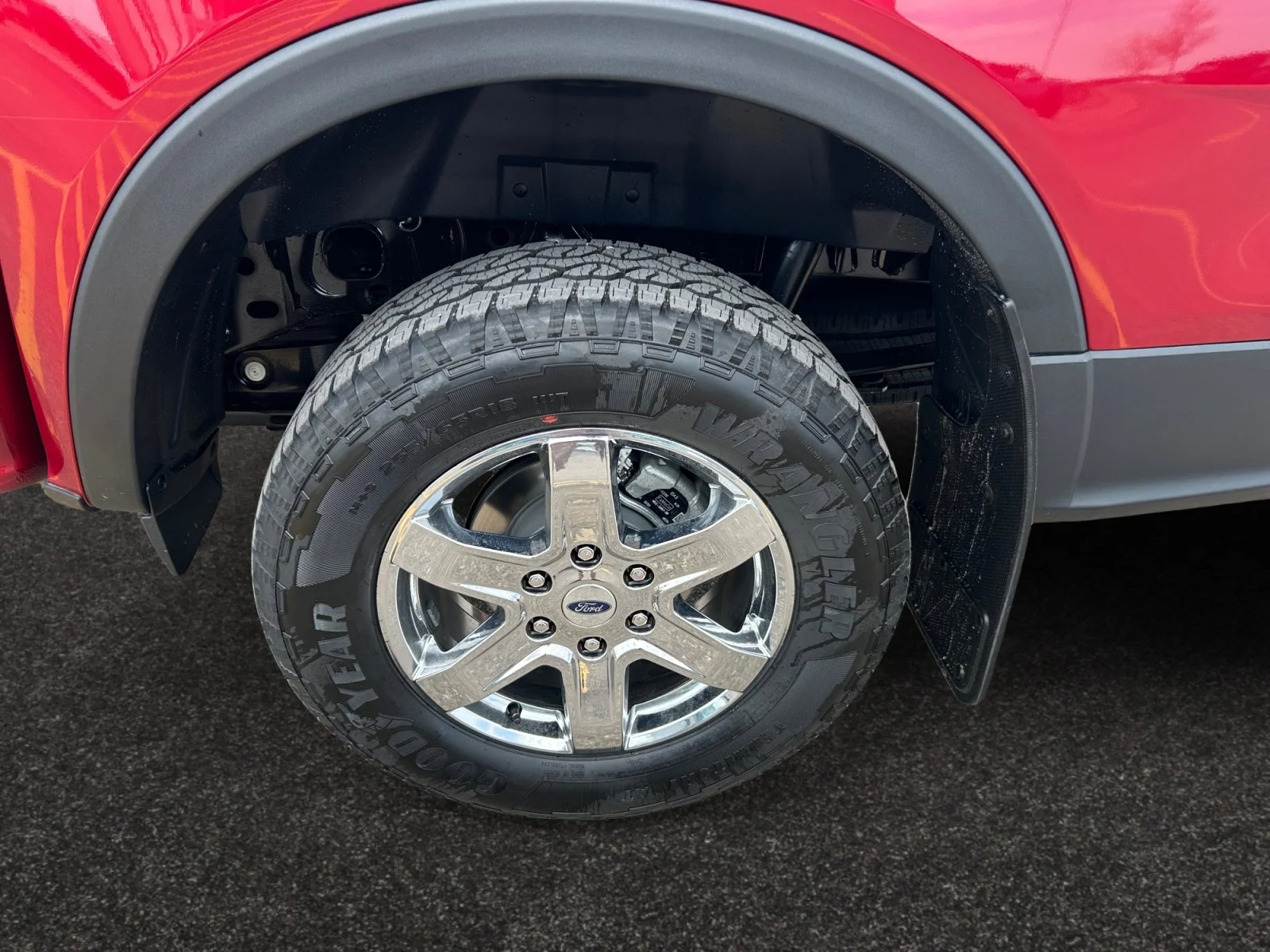 New 2026 Ruby Red Metallic Tinted Clearcoat Ford XLT image 9