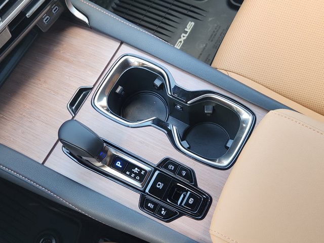 New 2026 Eminent White Pearl Lexus PREMIUM image 21