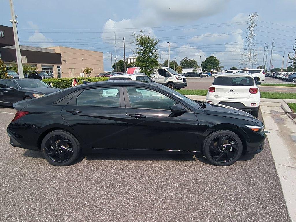 New 2026 Black Hyundai SEL Sport image 4