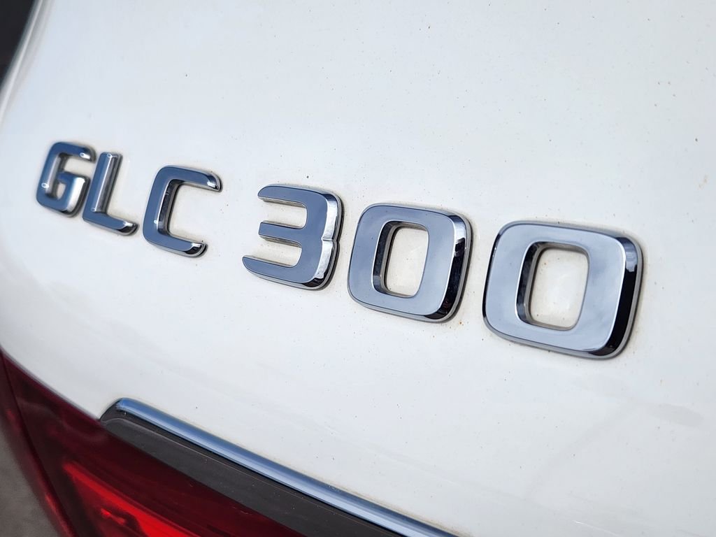Used 2019 Polar White Mercedes-Benz 300 image 13