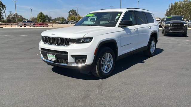 New 2026 Bright White Clear-Coat Exterior Paint Jeep Laredo image 7