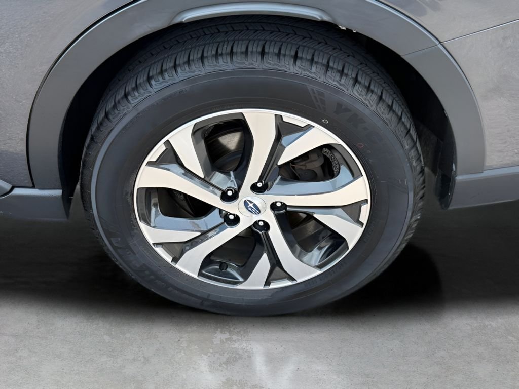 Used 2022 Magnetite Gray Metallic Subaru Limited image 9