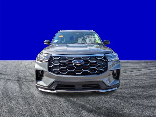 Certified Used 2025 Gray Metallic Ford Platinum image 9