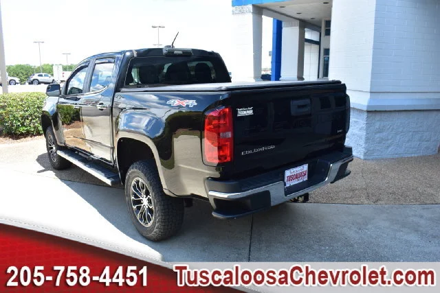 Used 2022 BLACK Chevrolet 4WD LT image 8