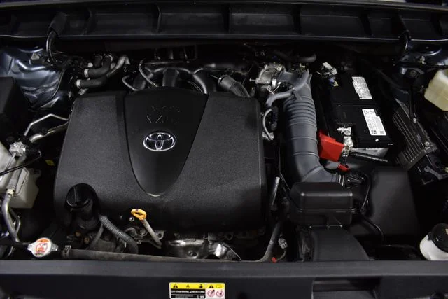 Used 2021  Toyota Platinum image 23
