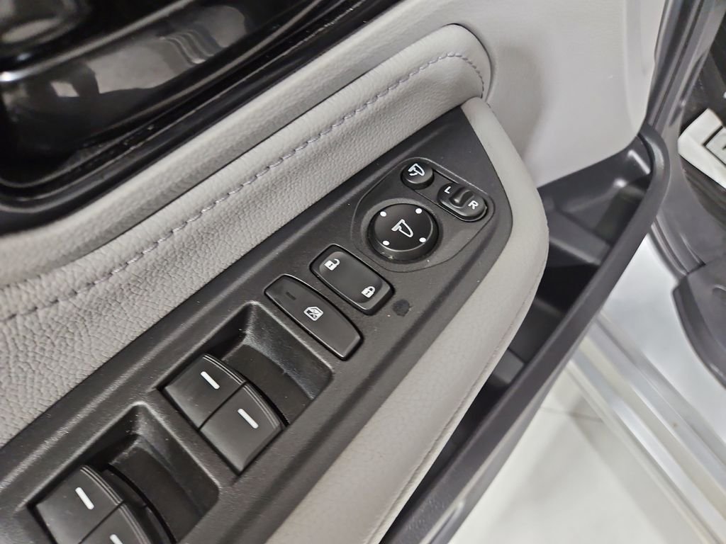 Used 2018  Honda Elite image 11
