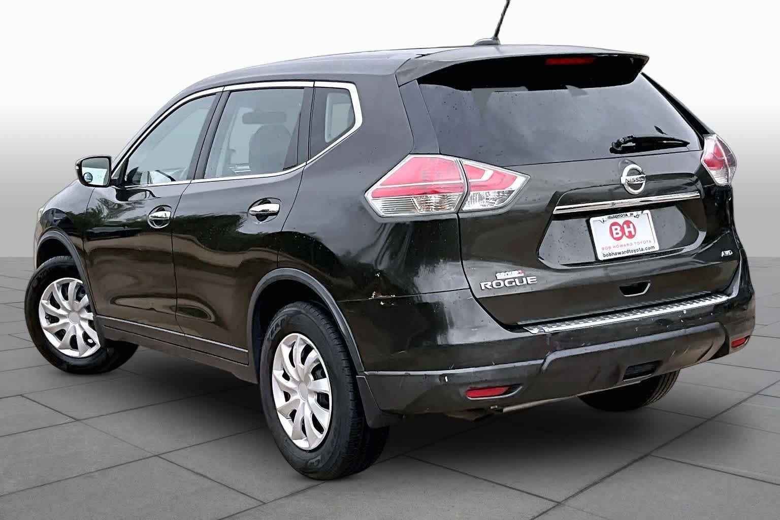 Used 2015 Midnight Jade Nissan S image 11
