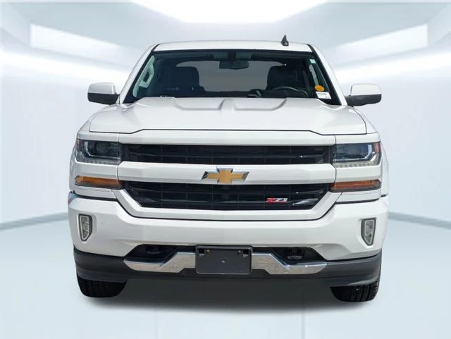 Used 2017 White Chevrolet LT image 10