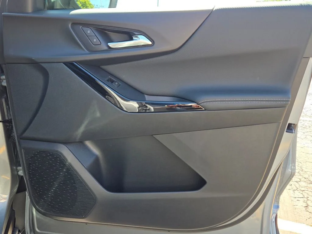 2026 Chevrolet Equinox LT - Photo 8