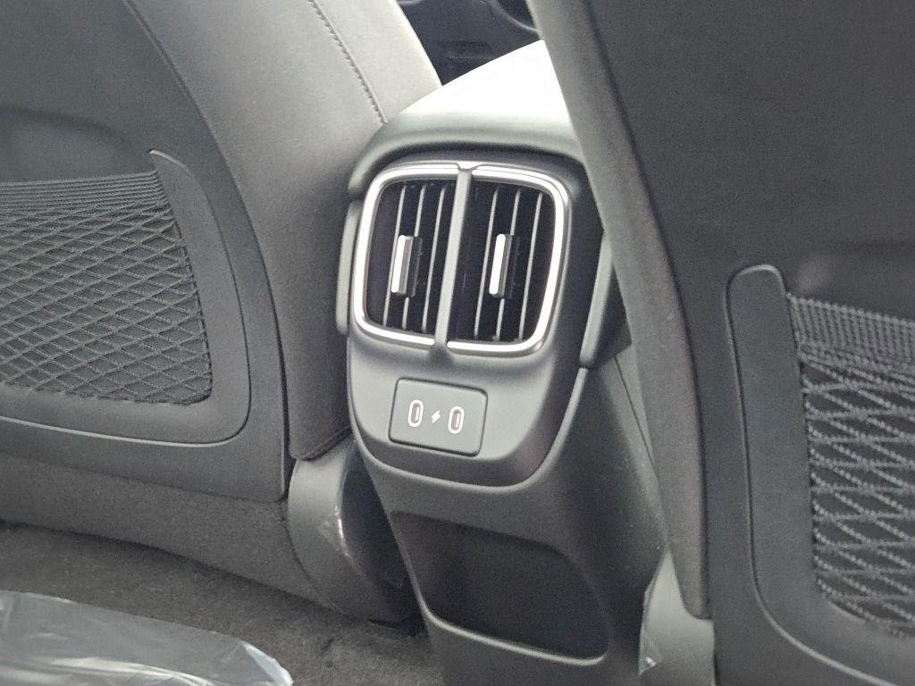 New 2025 White Hyundai SE image 11