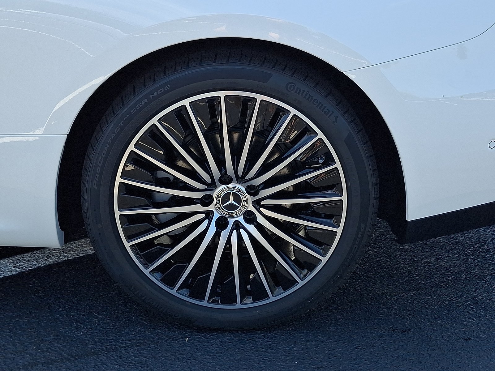 New 2027 Polar White Mercedes-Benz CLE 300 image 7