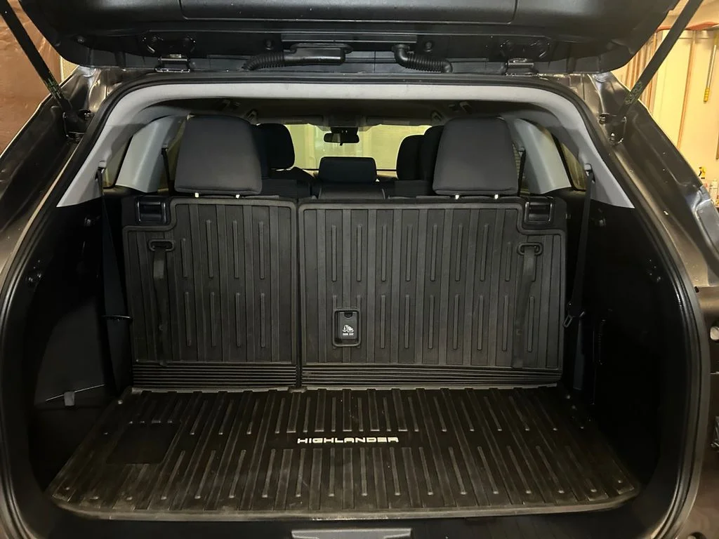 Used 2023 Magnetic Gray Toyota L image 20