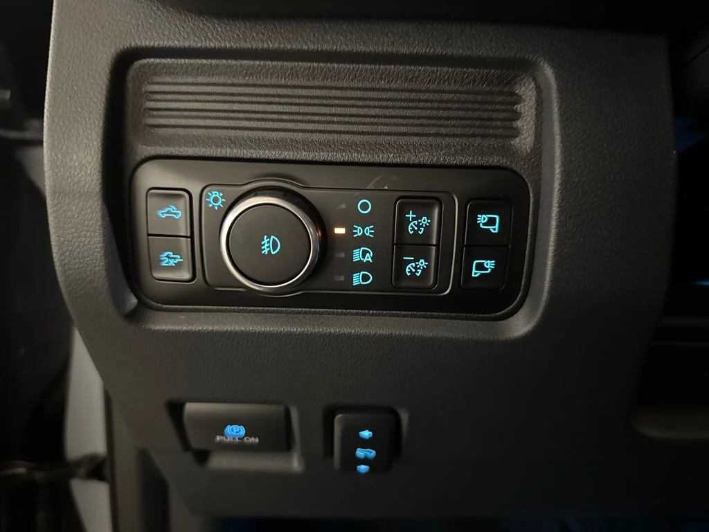 New 2026 Gray Ford Lariat image 33