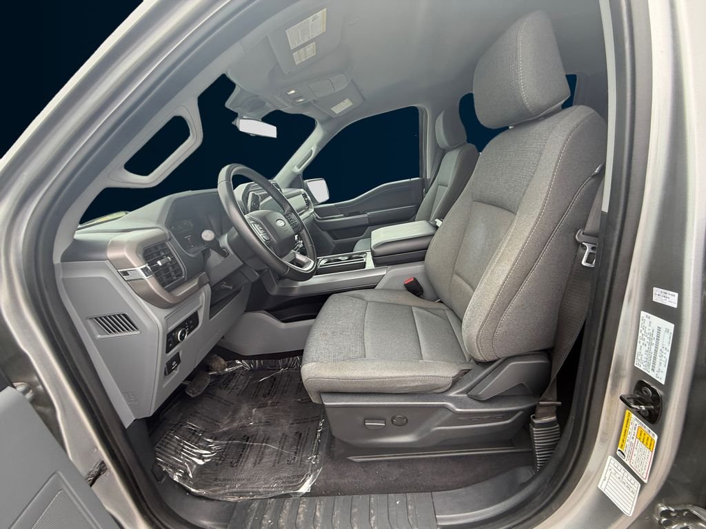 Used 2025 Silver Ford XLT image 10