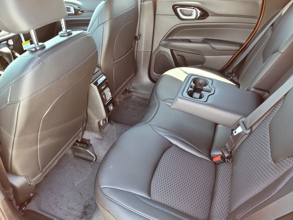 New 2026 Joose Exterior Paint Jeep Latitude image 6