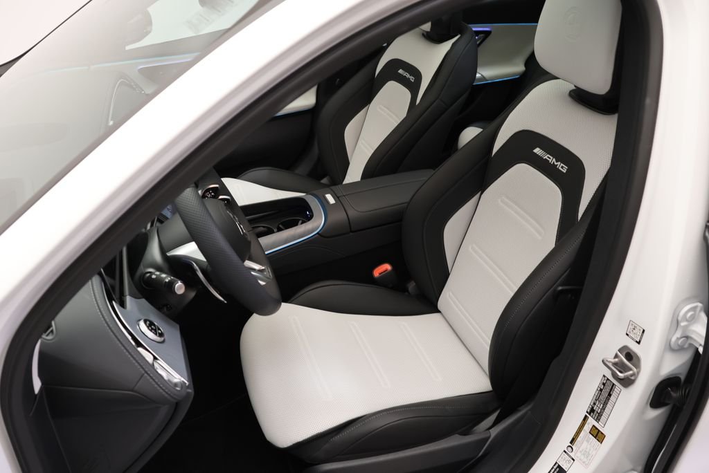 New 2027 MANUFAKTUR Moonlight White Magno Mercedes-Benz E 53 AMG® image 38