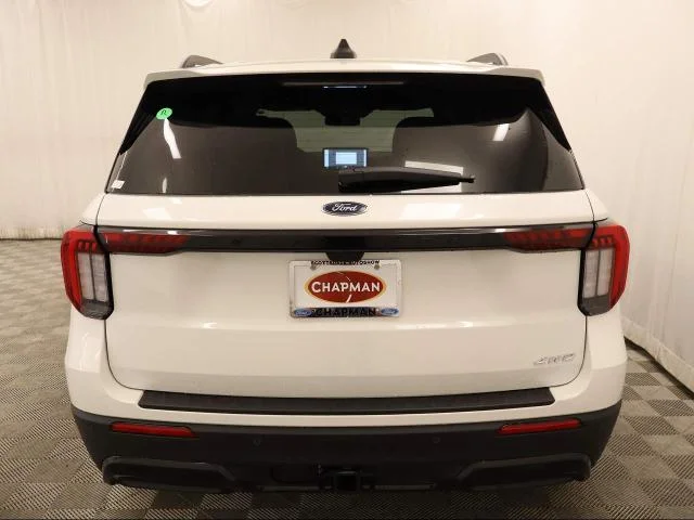New 2026 Star White Metallic Tri-Coat Ford ST-Line image 6