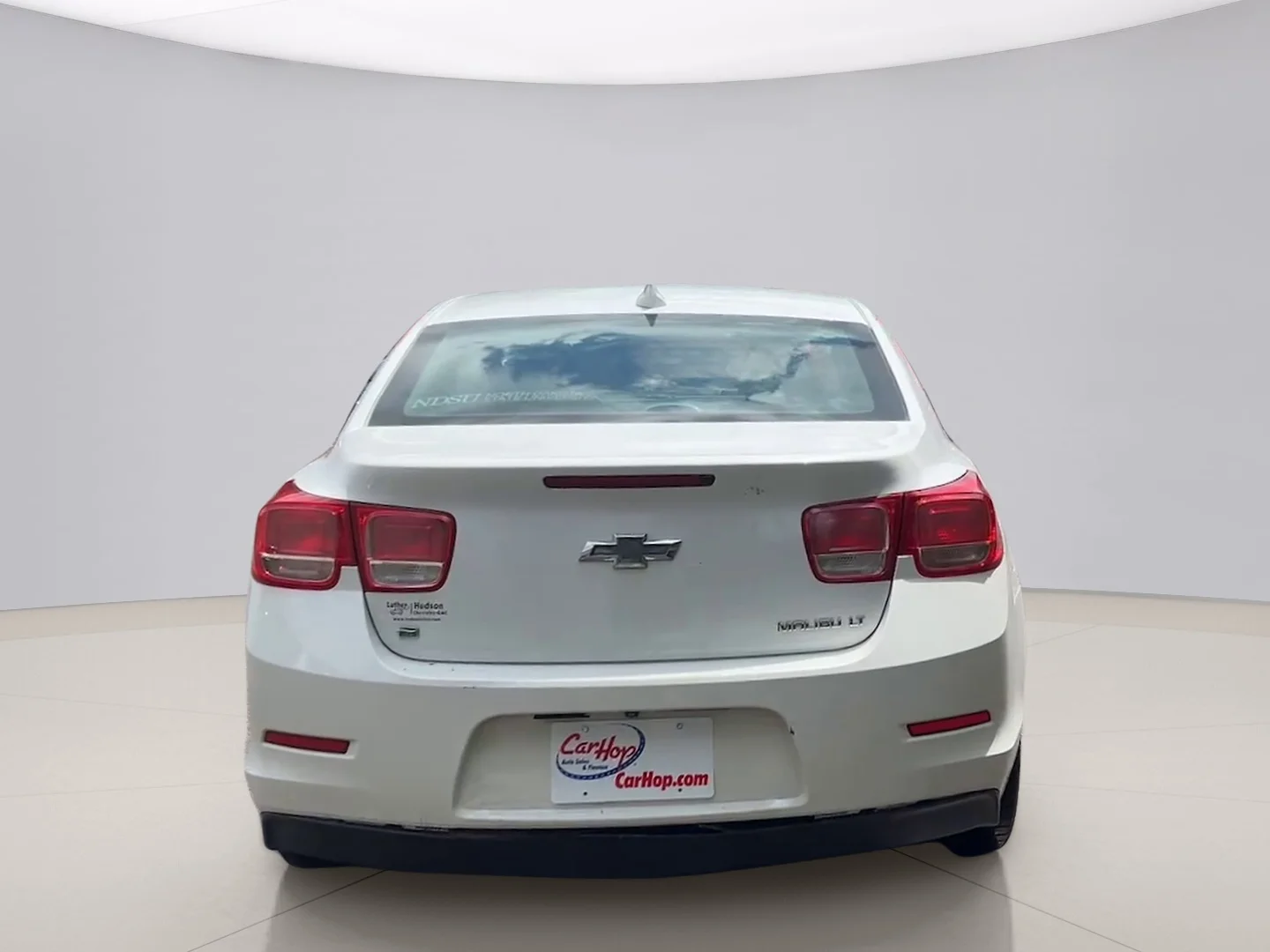 Used 2015 White Chevrolet 2LT image 4