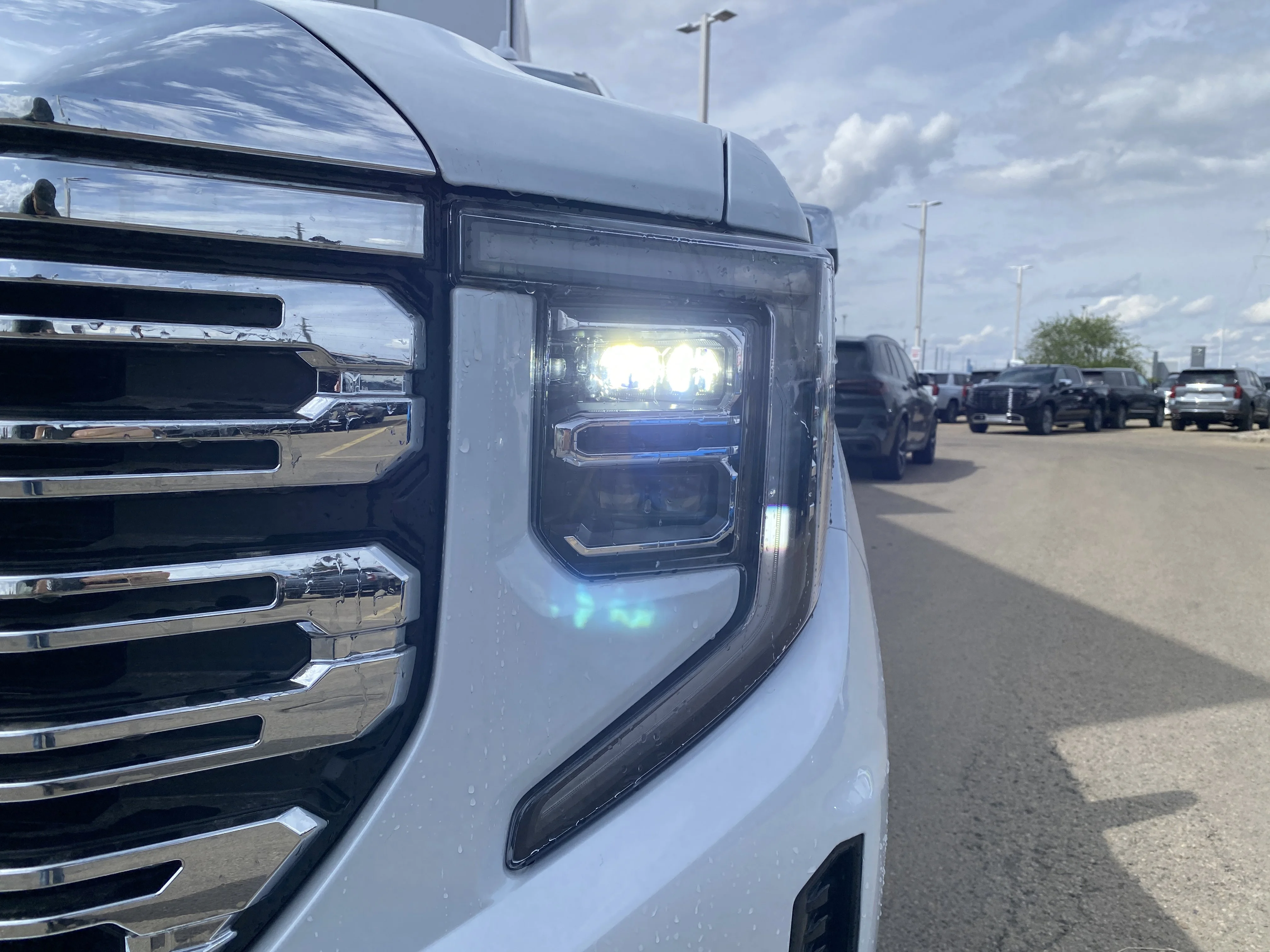 New 2026 GLACIER WHITE TRICOAT GMC Denali image 10