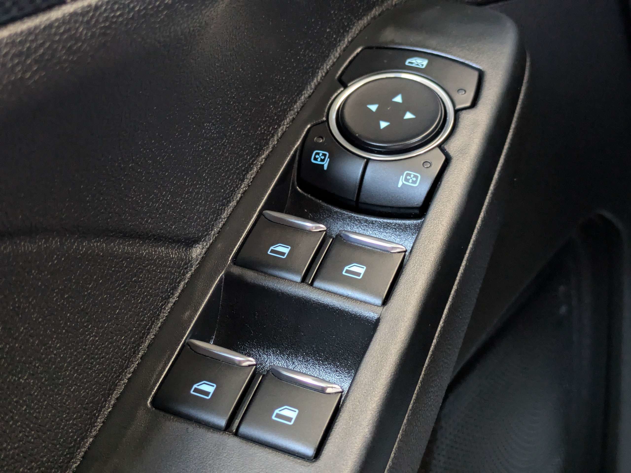 Used 2023 Carbonized Gray Metallic Ford ST-Line image 24