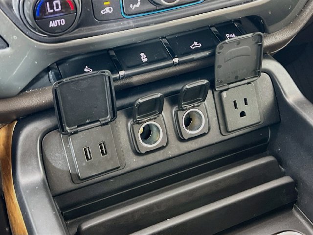 Used 2018 SUMMIT WHITE Chevrolet LTZ image 19