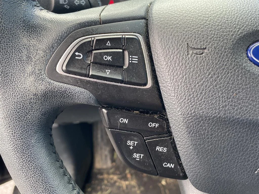 Used 2019 Shadow Black Ford SE image 14