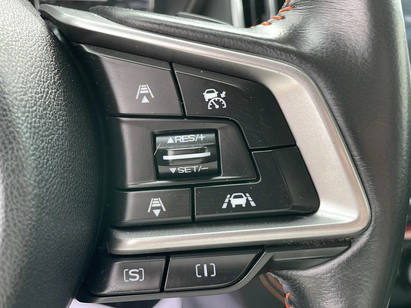 Used 2020 Crystal White Pearl Subaru Limited image 17