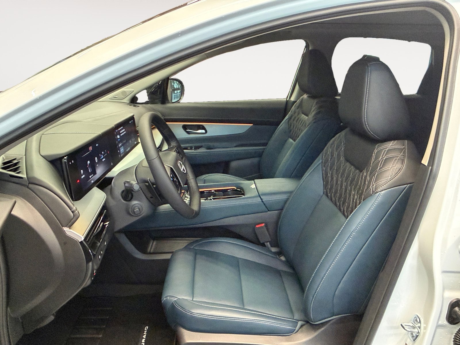 New 2026 Everest White Pearl Tricoat Nissan Platinum image 24