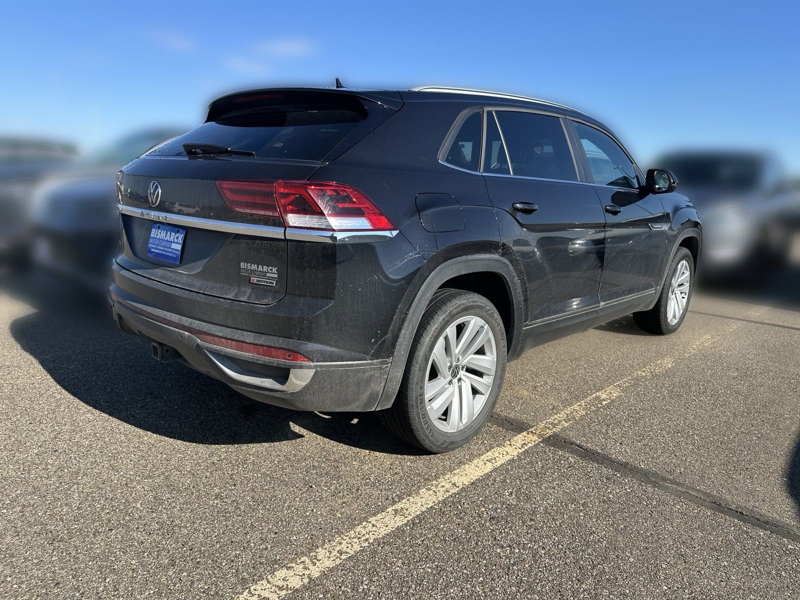 Used 2021  Volkswagen 3.6L V6 SE w/Technology image 3