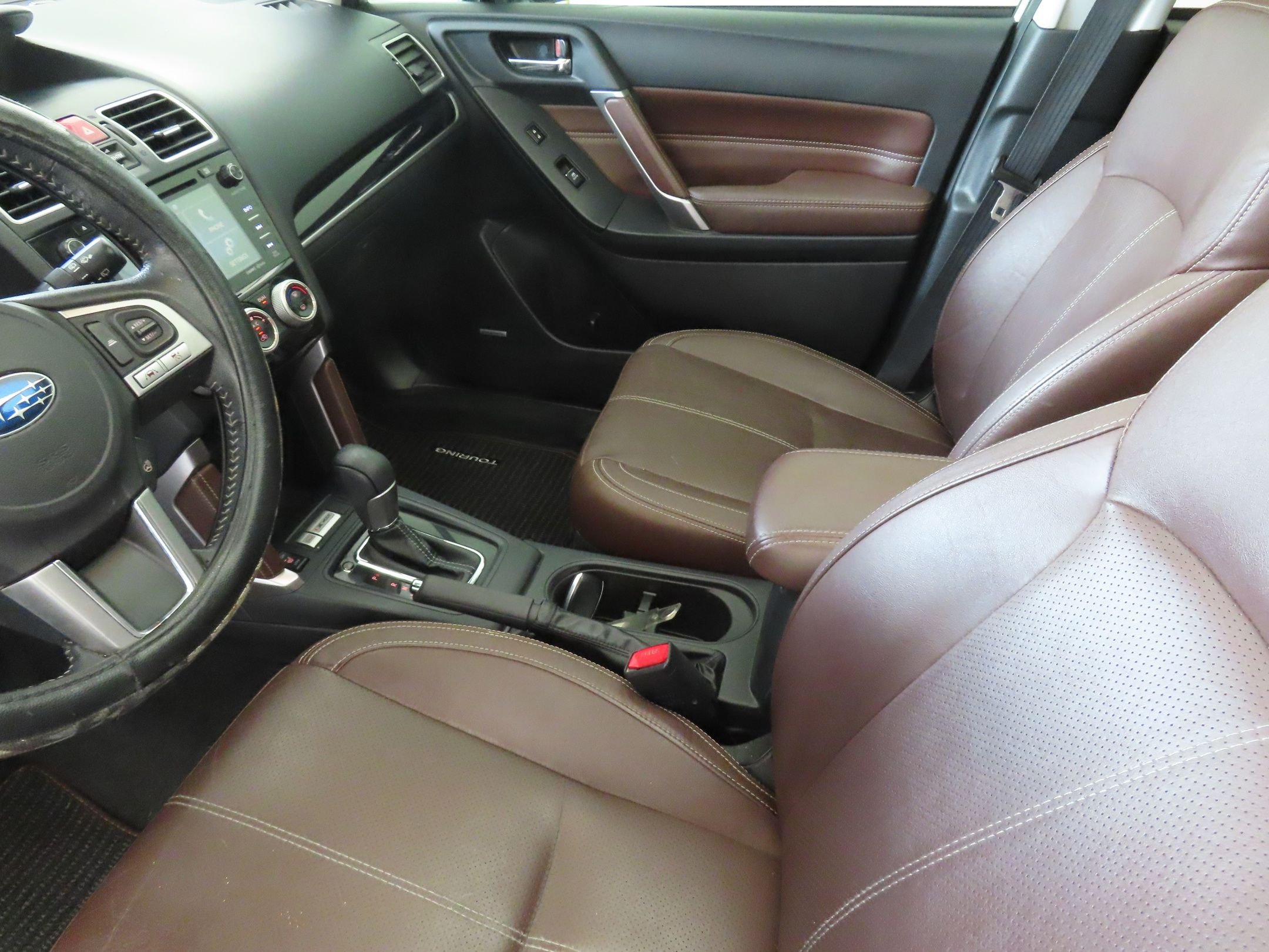 Used 2017 White Subaru 2.5i Touring image 22