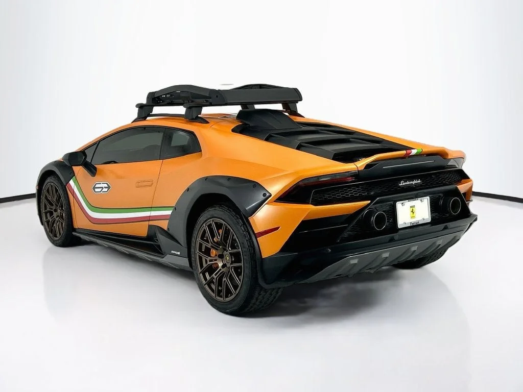 Used 2023 Orange Lamborghini  image 7