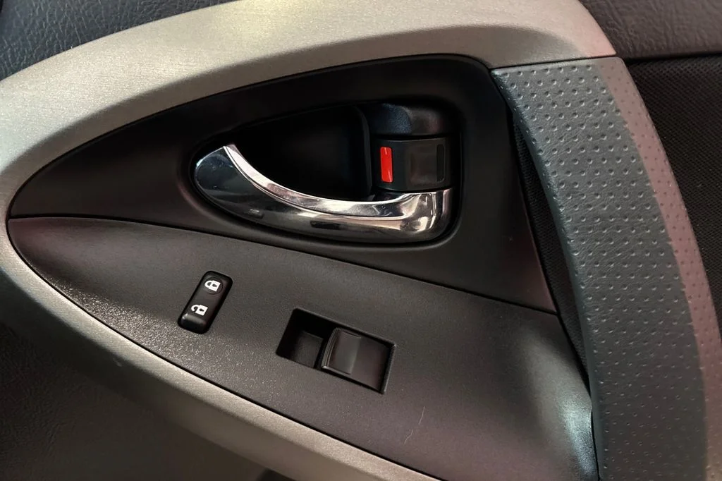 Used 2012 Silver Toyota Sport image 21